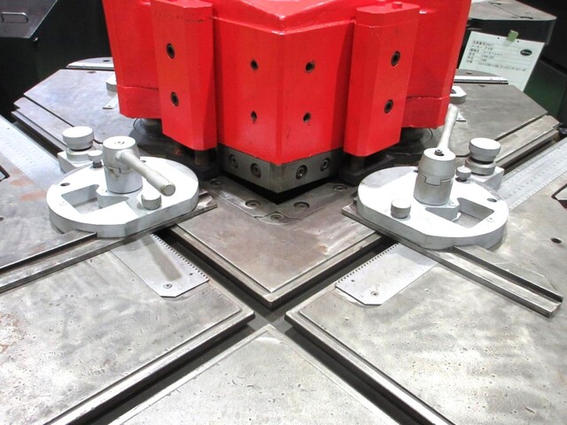 AMADA CSHW-220 Corner Shear Image 5