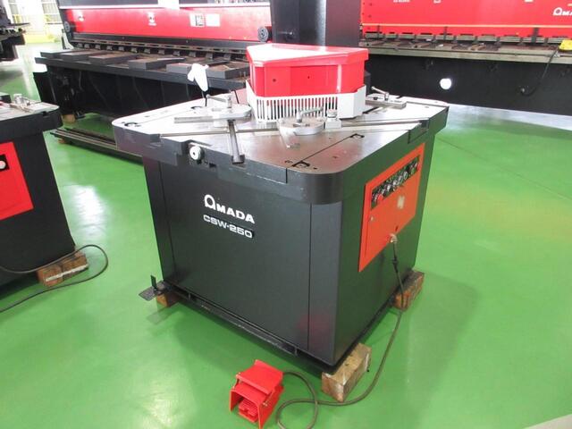 AMADA CSW-250 Corner Shear Image 3
