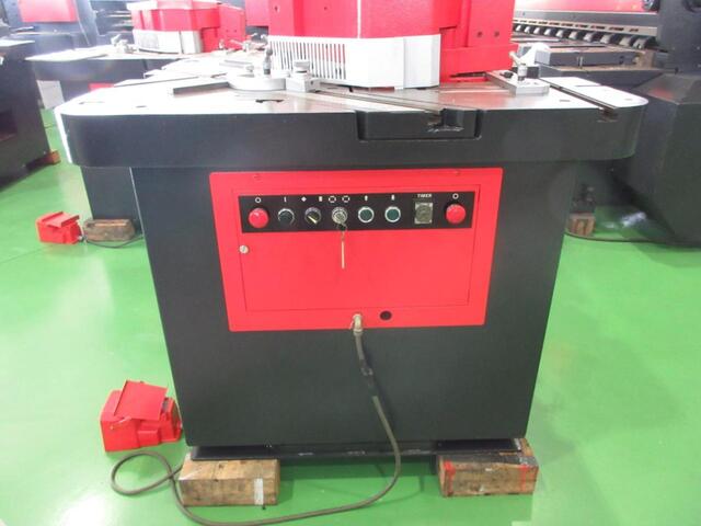 AMADA CSW-250 Corner Shear Image 4