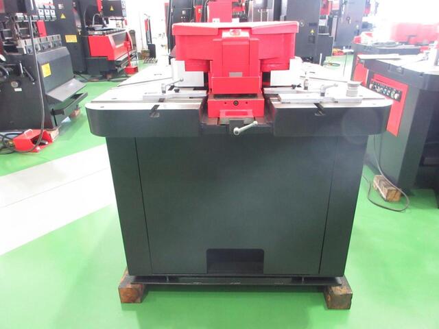 AMADA CSW-250 Corner Shear Image 6
