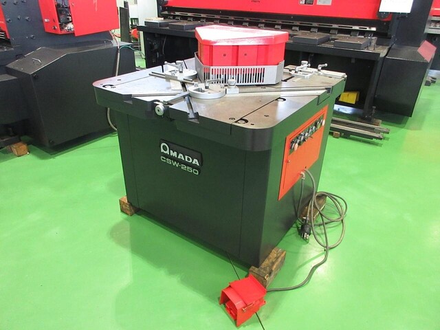 AMADA CSW-250 Corner Shear Image 2