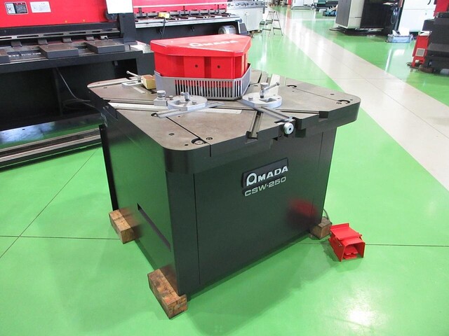 AMADA CSW-250 Corner Shear Image 3