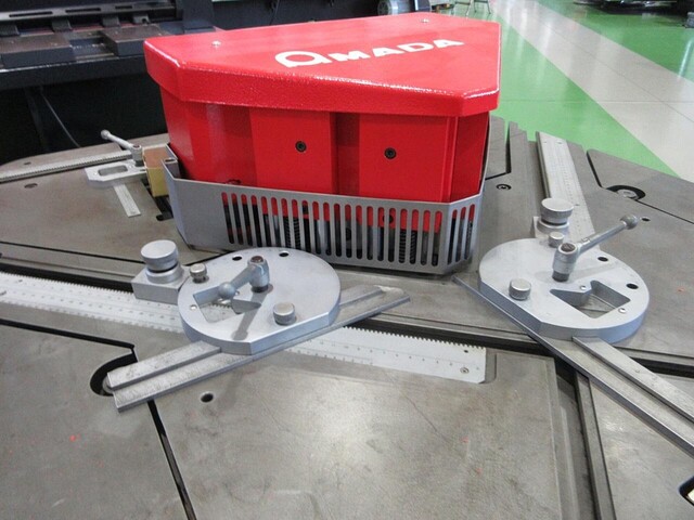 AMADA CSW-250 Corner Shear Image 5