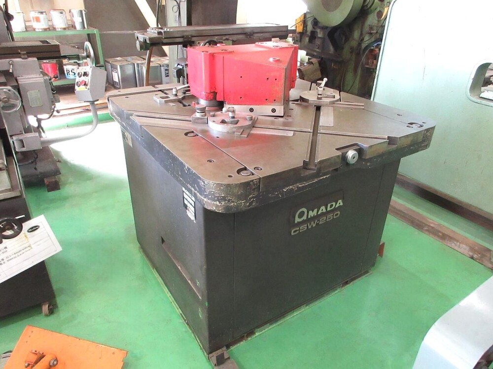 AMADA CSW-250 Corner Shear