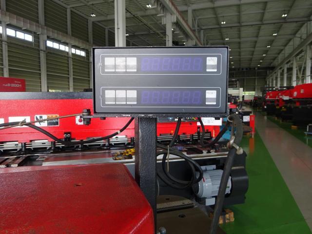 AMADA CSW-250 Corner Shear Image 4