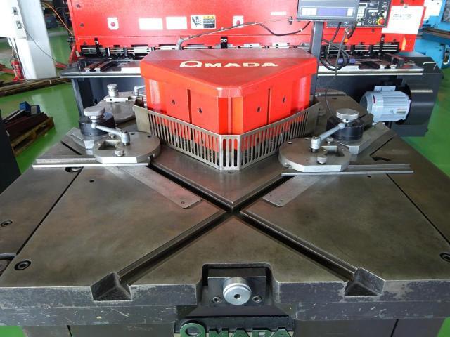 AMADA CSW-250 Corner Shear Image 6