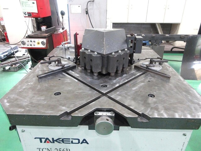 TAKEDA MACHINERY TCN-256B Corner Shear Image 5
