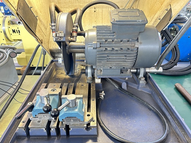 BUEHLER Abrashmet Cutting Machine Image 2