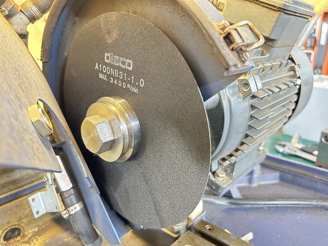 BUEHLER Abrashmet Cutting Machine Image 3