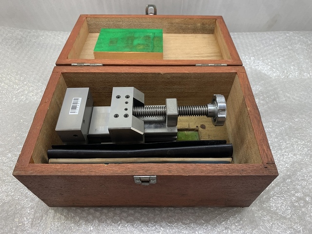 JAM V-100 Vice Image 1