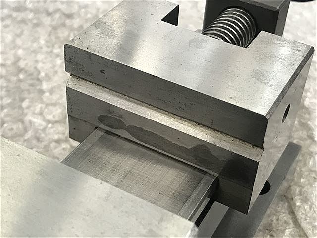 JAM V100 Vice Image 5