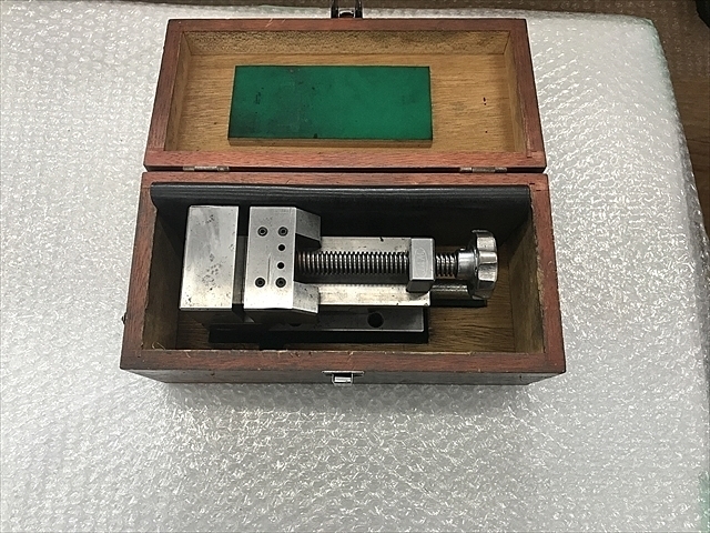 JAM V100 Vice Image 1