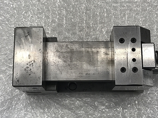 JAM V100 Vice Image 3