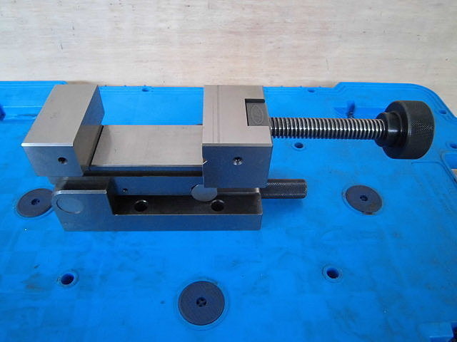 JAM V100-1 Vice Image 2