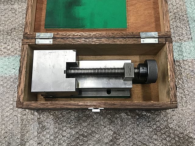 JAM V150-1 Vice Image 1