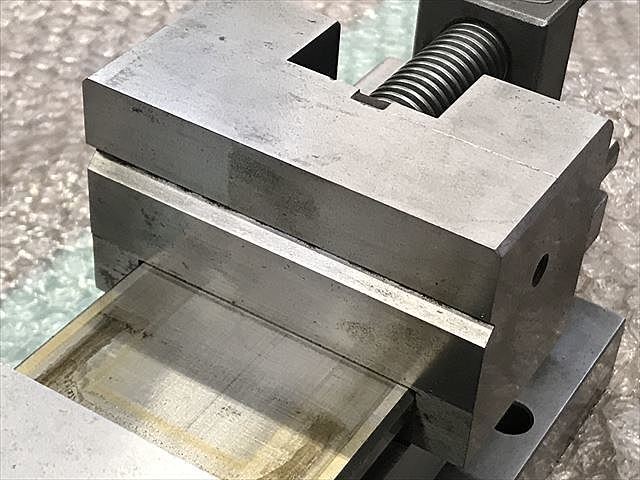 JAM V150-1 Vice Image 3