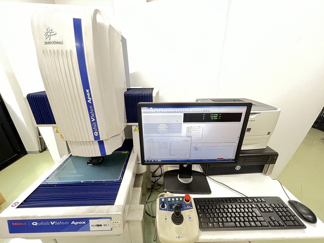 ミツトヨ QV-X302P1L-C 画像測定機 の画像 1枚目