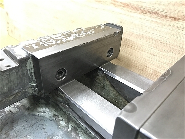 TAKEDA MACHINE TOOLS  Vice Image 3