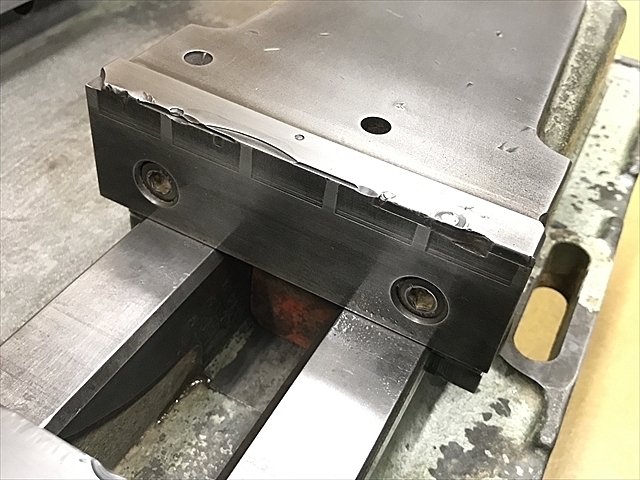 TAKEDA MACHINE TOOLS  Vice Image 7