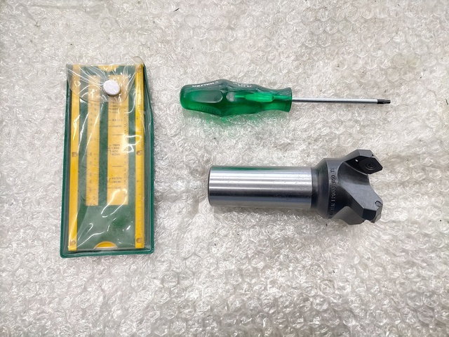 OSG-WALTER F2033 Milling Cutter Image 2