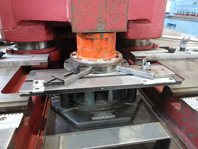 AMADA CSW-250 Corner Shear Image 6