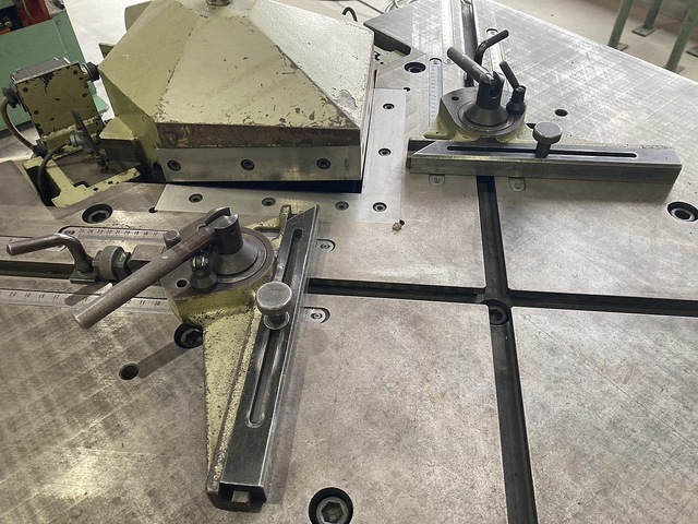 Komatsu SHG-3C-220 Corner Shear Image 2