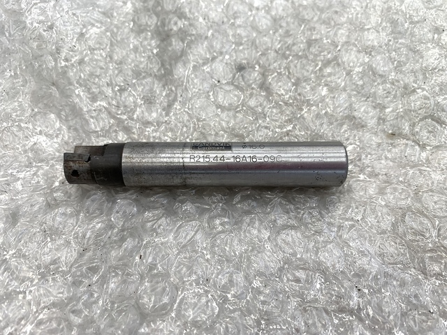 サンドビック R215.44-16A-16-090 ドリル の画像 1枚目