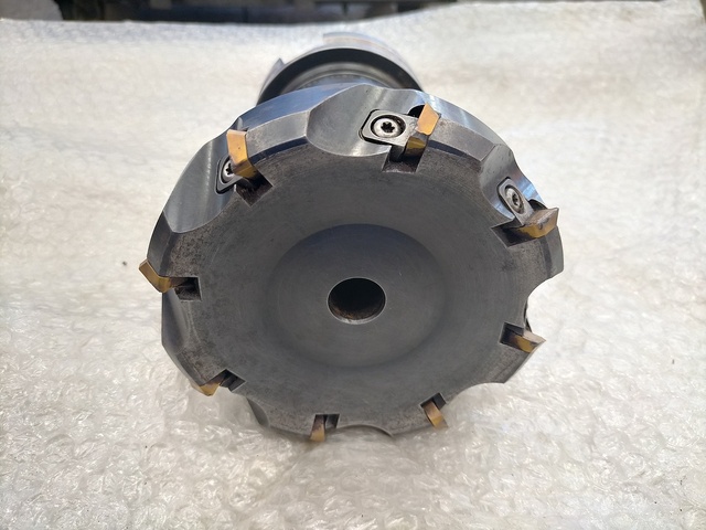SANDVIK R260.22-225-15-V80 Milling Cutter Image 3
