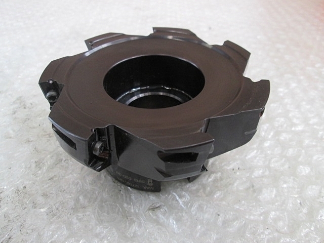 SANDVIK R390-100Q32-17M Milling Cutter Image 3