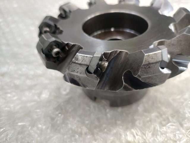 サンドビック RA245-100J31.75-12H フライスカッター の画像 2枚目