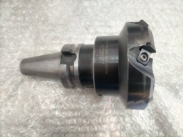 サンドビック RA260.22S-100-15J-31.75 フライスカッター の画像 1枚目