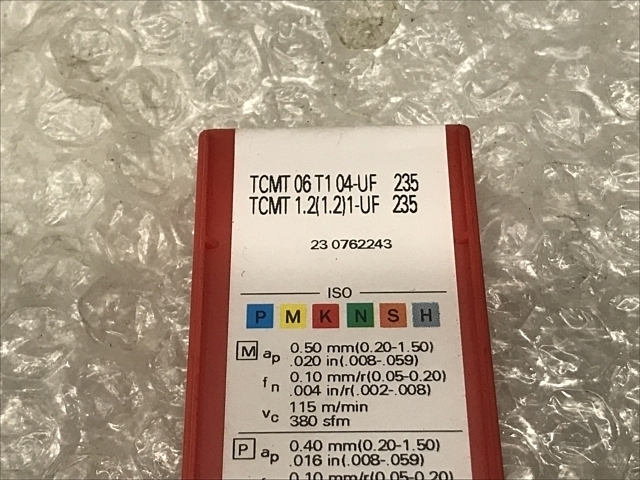 SANDVIK TCMT06T104-UF235 Insert Chip Image 2