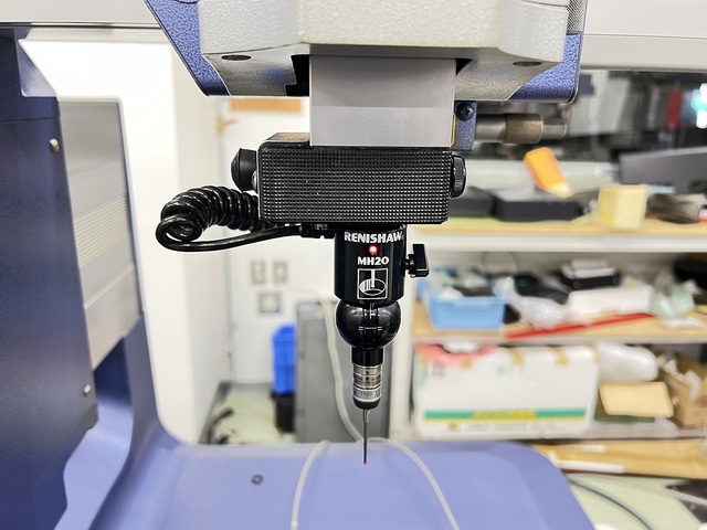 Mitutoyo QM-M353 CMM Image 2