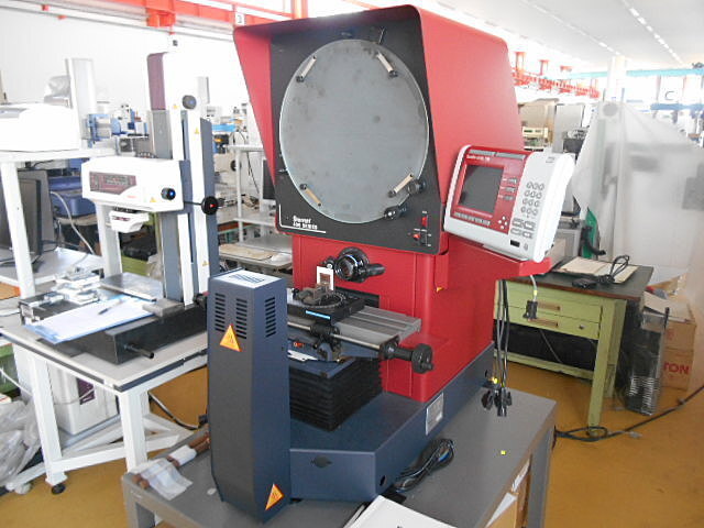 スターレット HB400 Projector Image 2