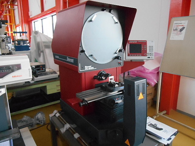 スターレット HB400 Projector Image 3