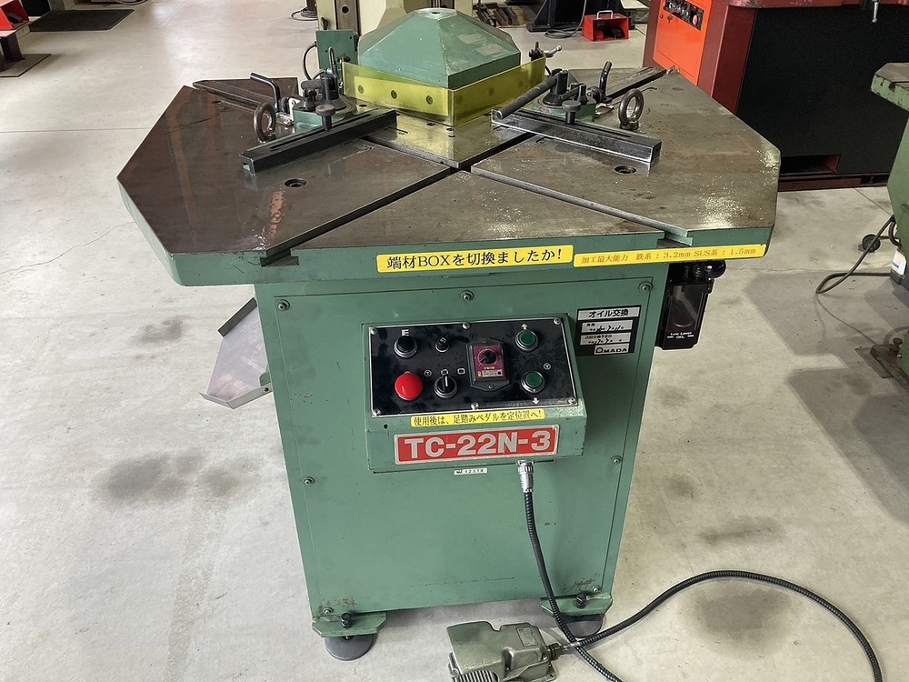 TAKEDA MACHINERY TC-22N-3 Corner Shear H015587 Image