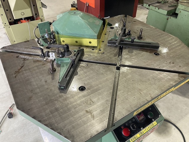 TAKEDA MACHINERY TC-22N-3 Corner Shear Image 2