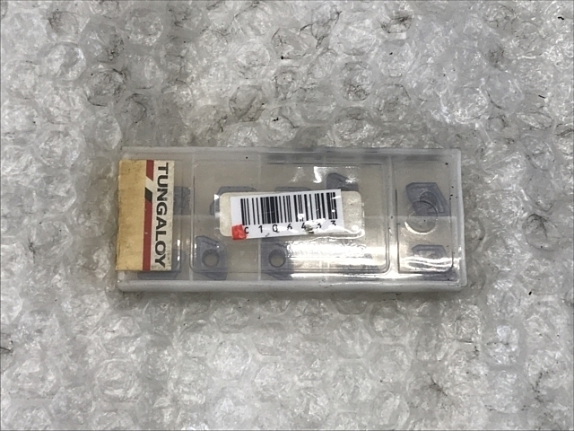 TUNGALOY XPMT08T308R-DJ AH740 Insert Chip Image 1