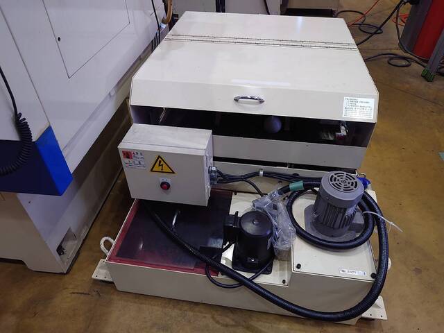 TSUGAMI UGC NC Cylindrical Grinder Image 5