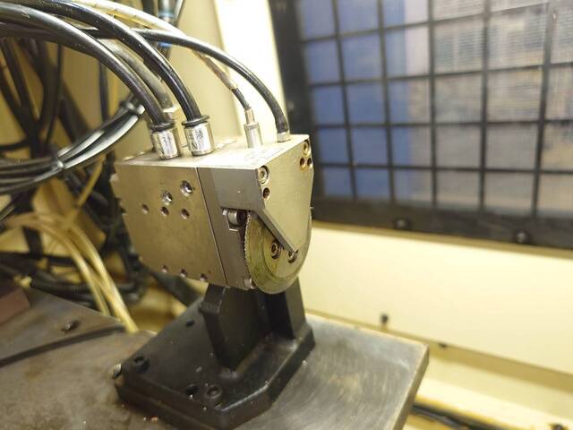 TSUGAMI UGC NC Cylindrical Grinder Image 15