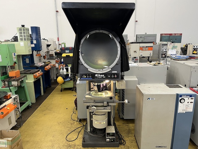 Nikon V-20A Projector Image 1