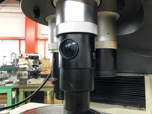 Nikon V-24B Projector Image 3