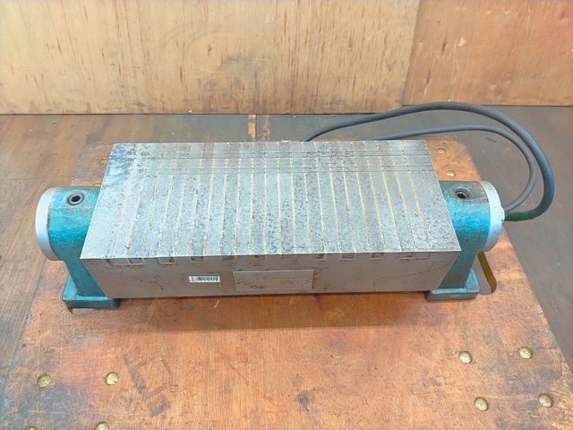 FUJI JIKOH FB150×350 Magnet Chuck Image 1