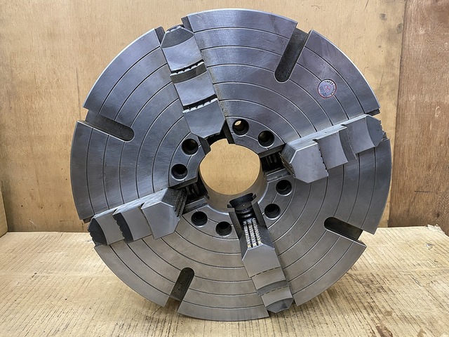 山出谷鉄工所  Lathe Chuck Image 1