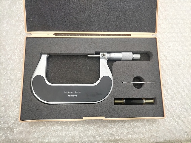 Mitutoyo M310-100(102-304) Micrometer (Outer) Image 1