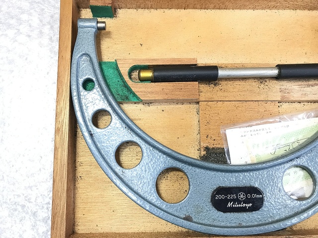 Mitutoyo M810-225 Micrometer (Outer) Image 3