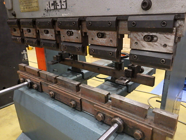 AMADA RG-35S Press Brake/Bender Image 2