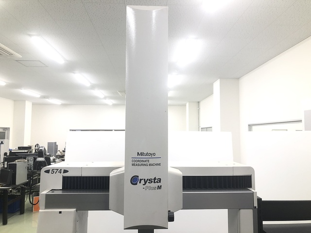 ミツトヨ Crysta-Plus M574 三次元測定機 の画像 2枚目