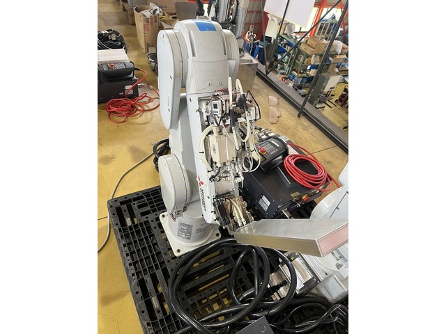 三菱電機 RV-7FLC-Q-S166 ロボット の画像 2枚目