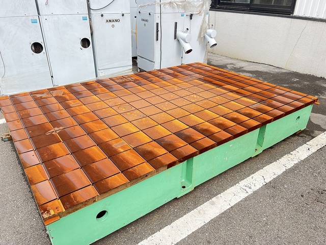 不明  Surface plate/Workbench Image 1